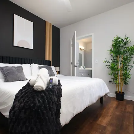 Elegant 2Br-W Parking, Near Riverwalk & Conv Ctr